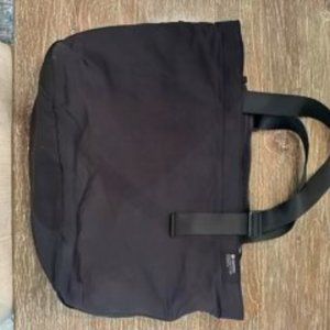 Lululemon Clean Lines Canvas Tote Bag 22L - Black